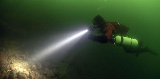 OrcaTorch D850潜水手电筒测评