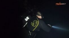 OrcaTorch D530 Dive Light Compact and Easy Operation